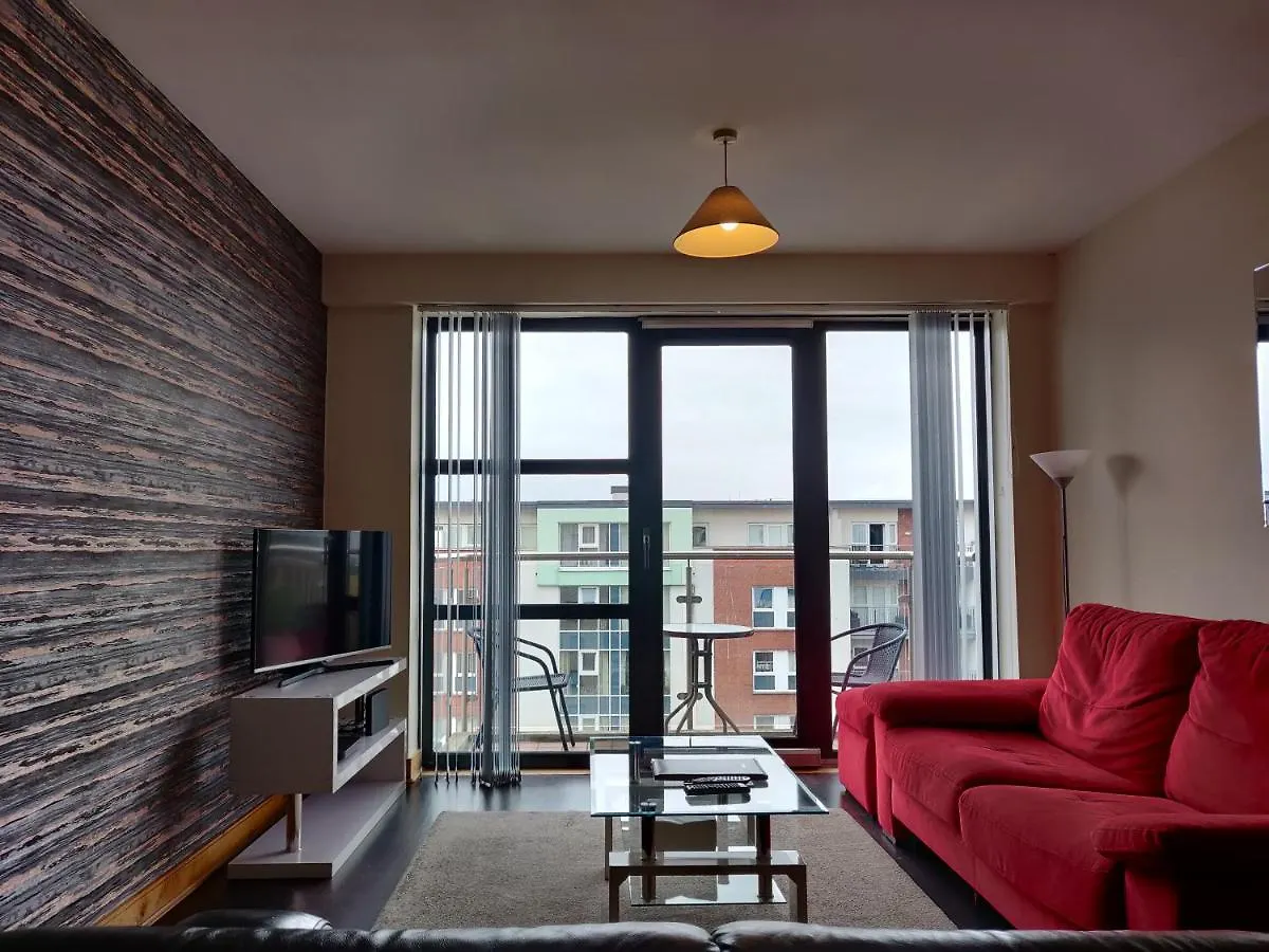 Modern 2 Bed Apartment With Balcony 벨파스트