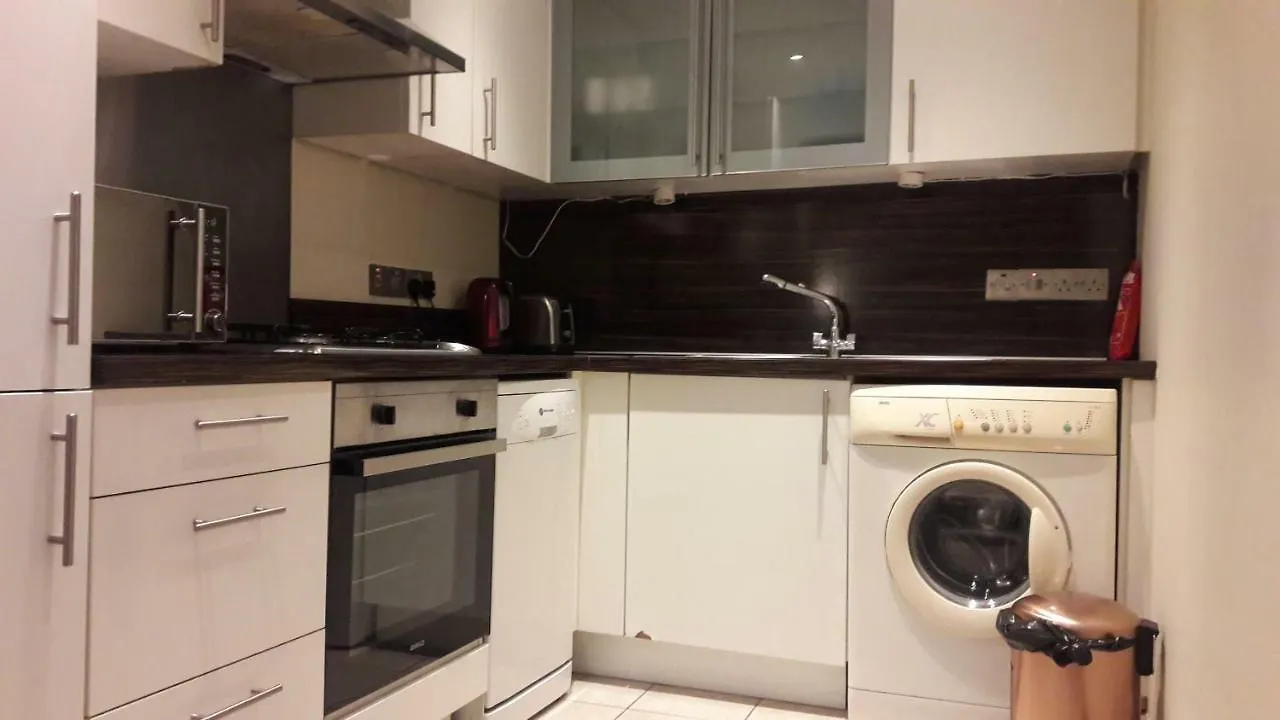 Modern 2 Bed Apartment With Balcony 벨파스트 0*,